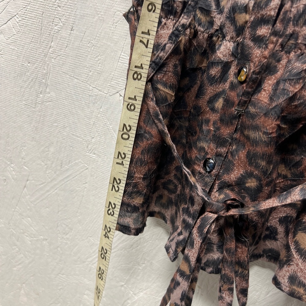 Lapis animal print cheetah ruffle belted sleeveless blouse top button front M - Picture 8 of 8